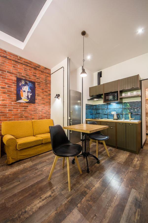 Self Check-In Apartments Near Landscape Alley Kyiv Exterior photo