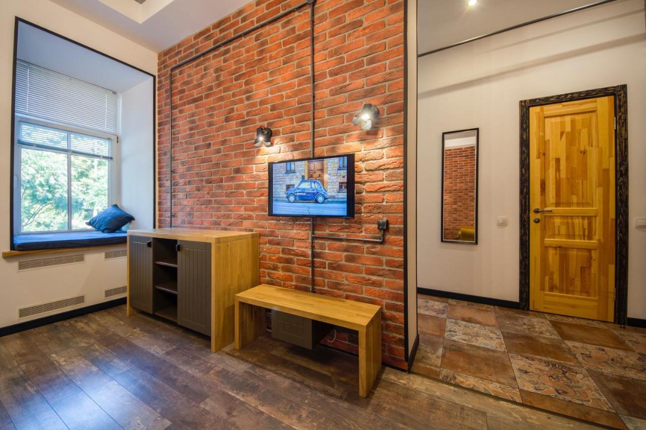 Self Check-In Apartments Near Landscape Alley Kyiv Exterior photo